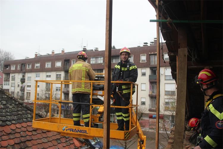 Slika /slike/Saniranje zgrade u Glini DVIP Split.jpeg